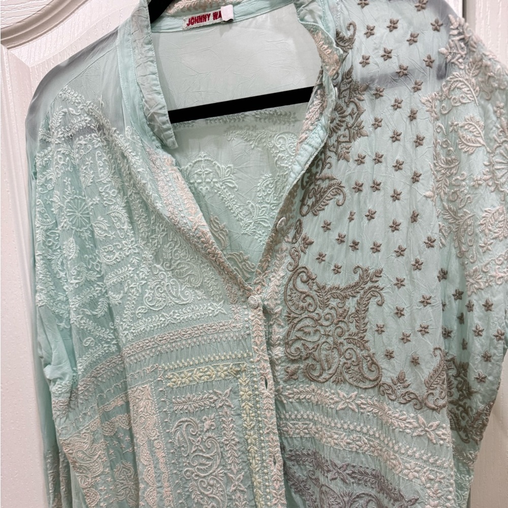 Robin blue with eggshell detailing embroidery blouse